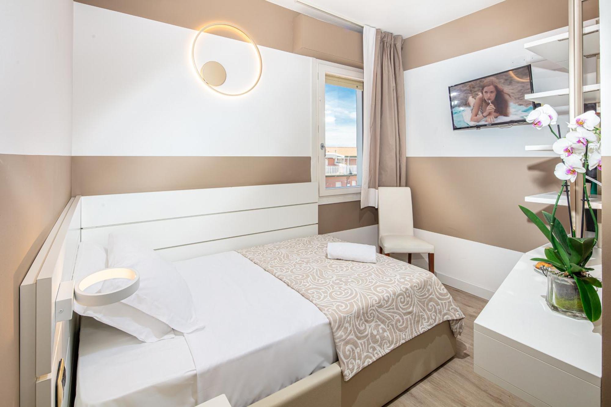 Hotel Karinzia Caorle Exterior photo